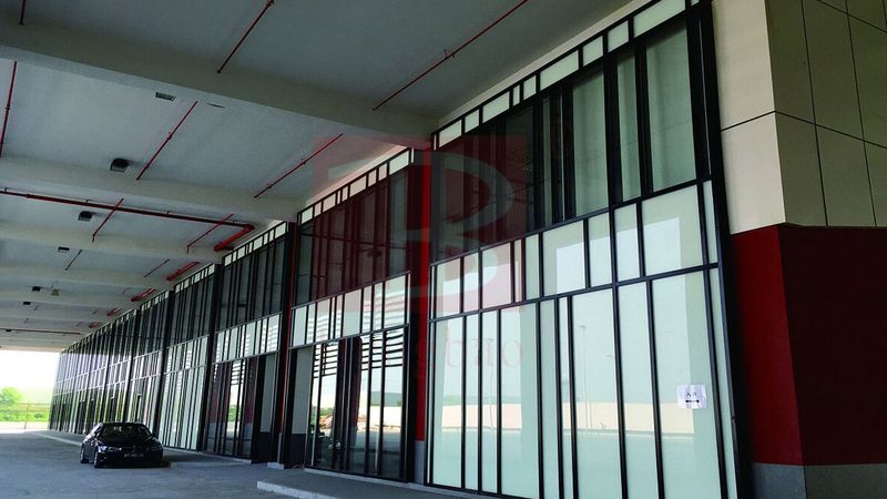钢结构阳光房与铝合金阳光房：性能与选型的深度解析
